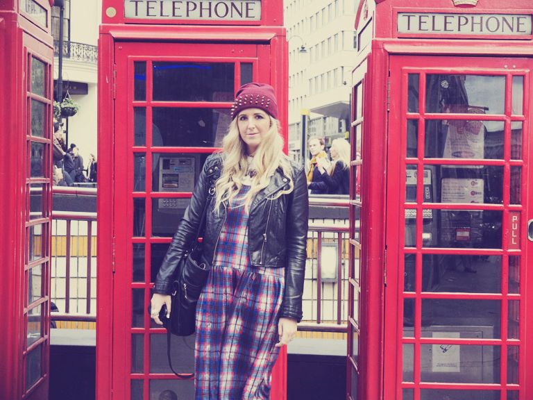  photo london_phonebox_blogger_zps0ce97cba.jpg