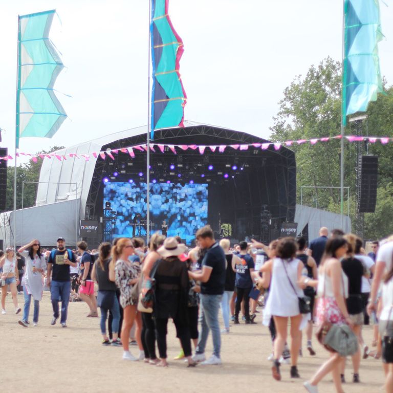  photo lovebox festival_zpsbephrmnw.jpg