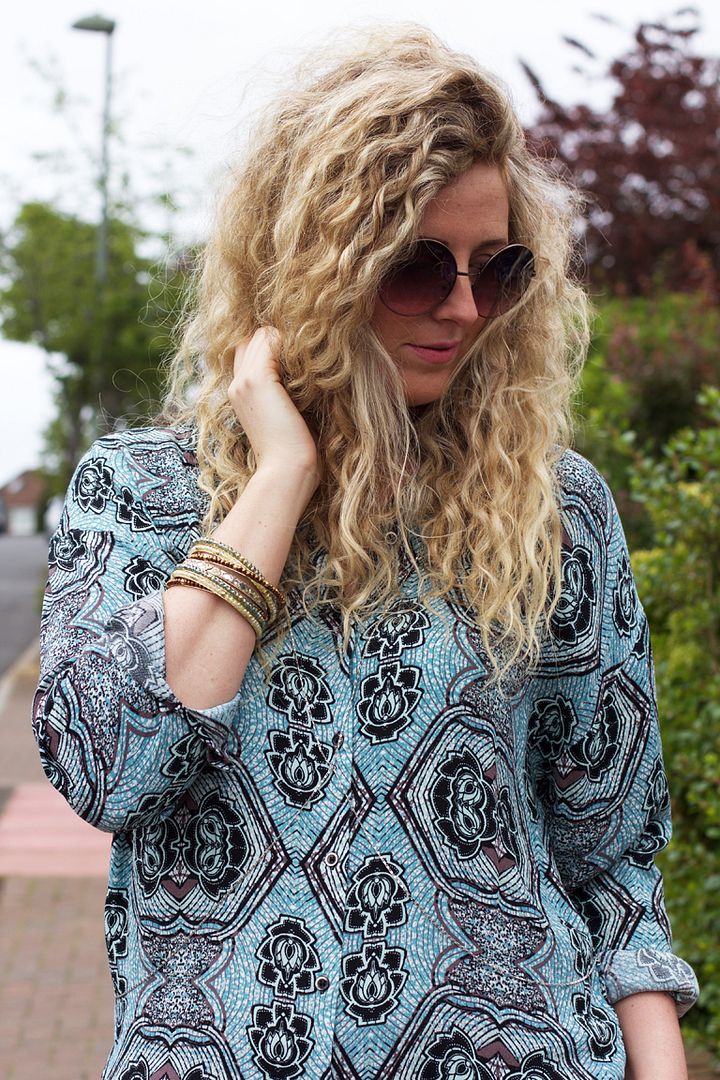  photo curly hair blonde_zpsrykbrx3m.jpg