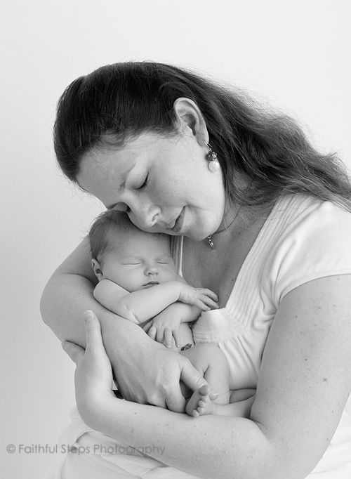  cypress tx newborn photographer photo mom1bwcropWEB_zps6902b735.jpg